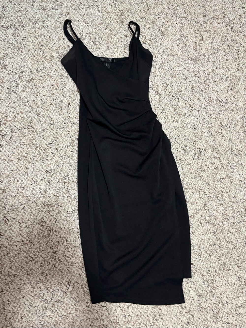 Elegant Black Midi Dress with Spaghetti Straps